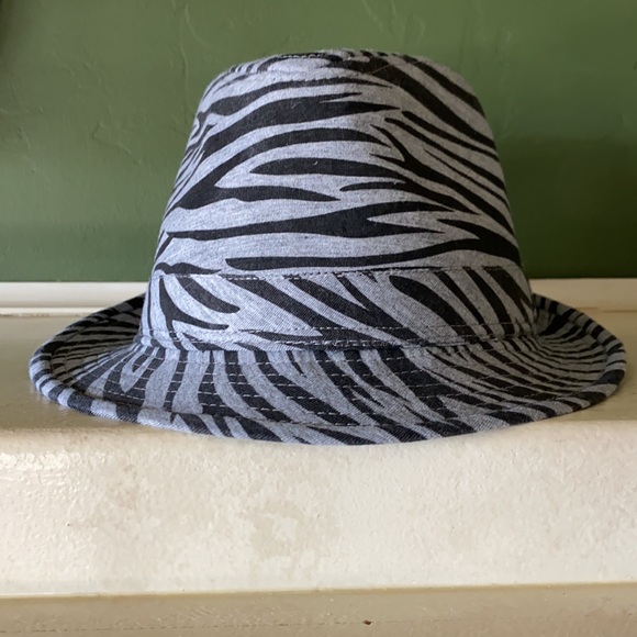 Animal Print Fedora OS - Picture 2 of 11